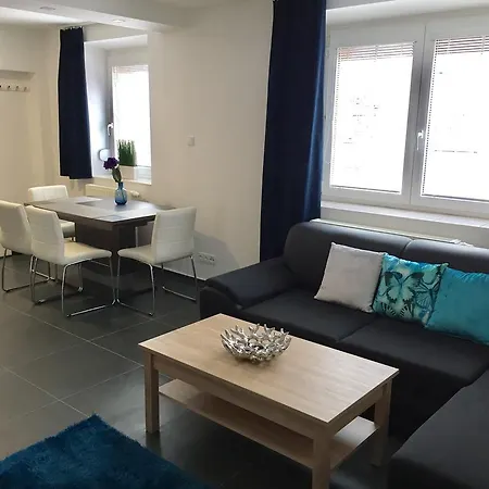 House 8