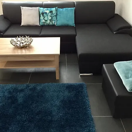 Apartment House 8 *