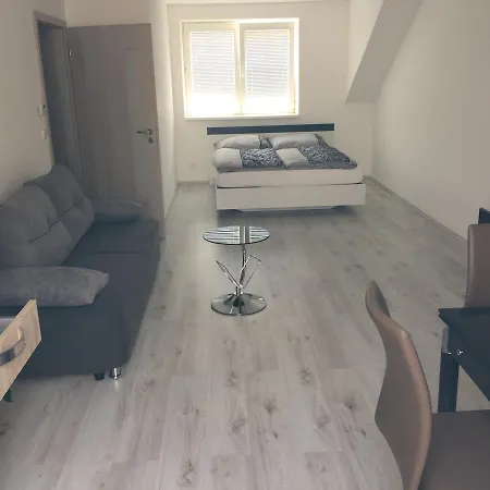 House 8 Apartment